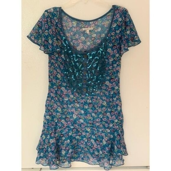 Charlotte Russe Blue Flowered Tunic Top with Sequins - Picture 2 of 4